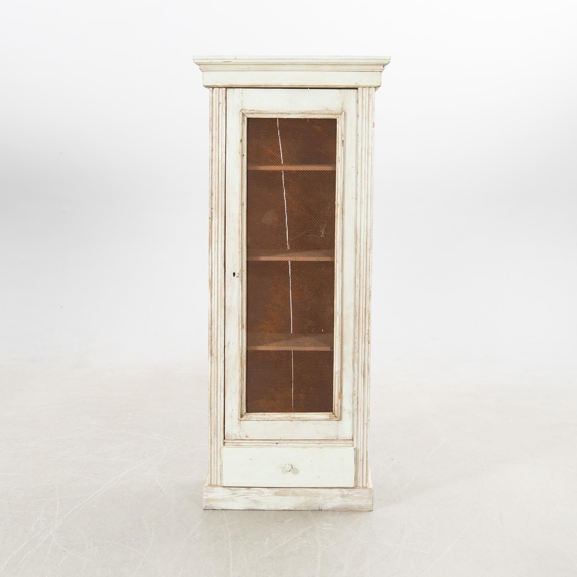 Cabinet, 20th century.
