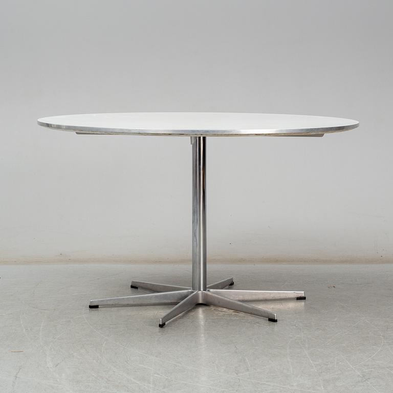 ARNE JACOBSEN, bord, "Cirkulär / B825,", Fritz Hansen.