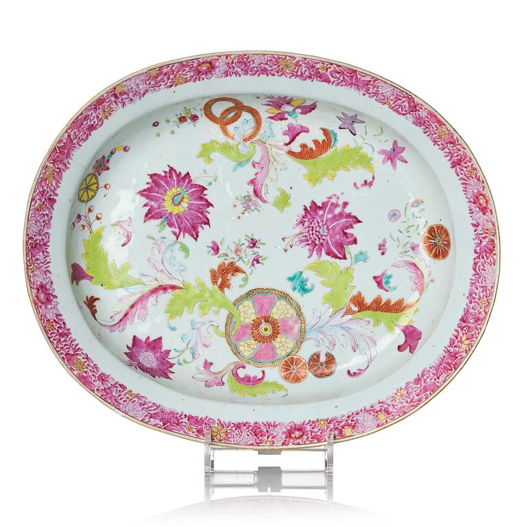 A large famille rose 'pseudo tobacco leaf' serving dish, Qing dynasty, Qianlong (1736-95).