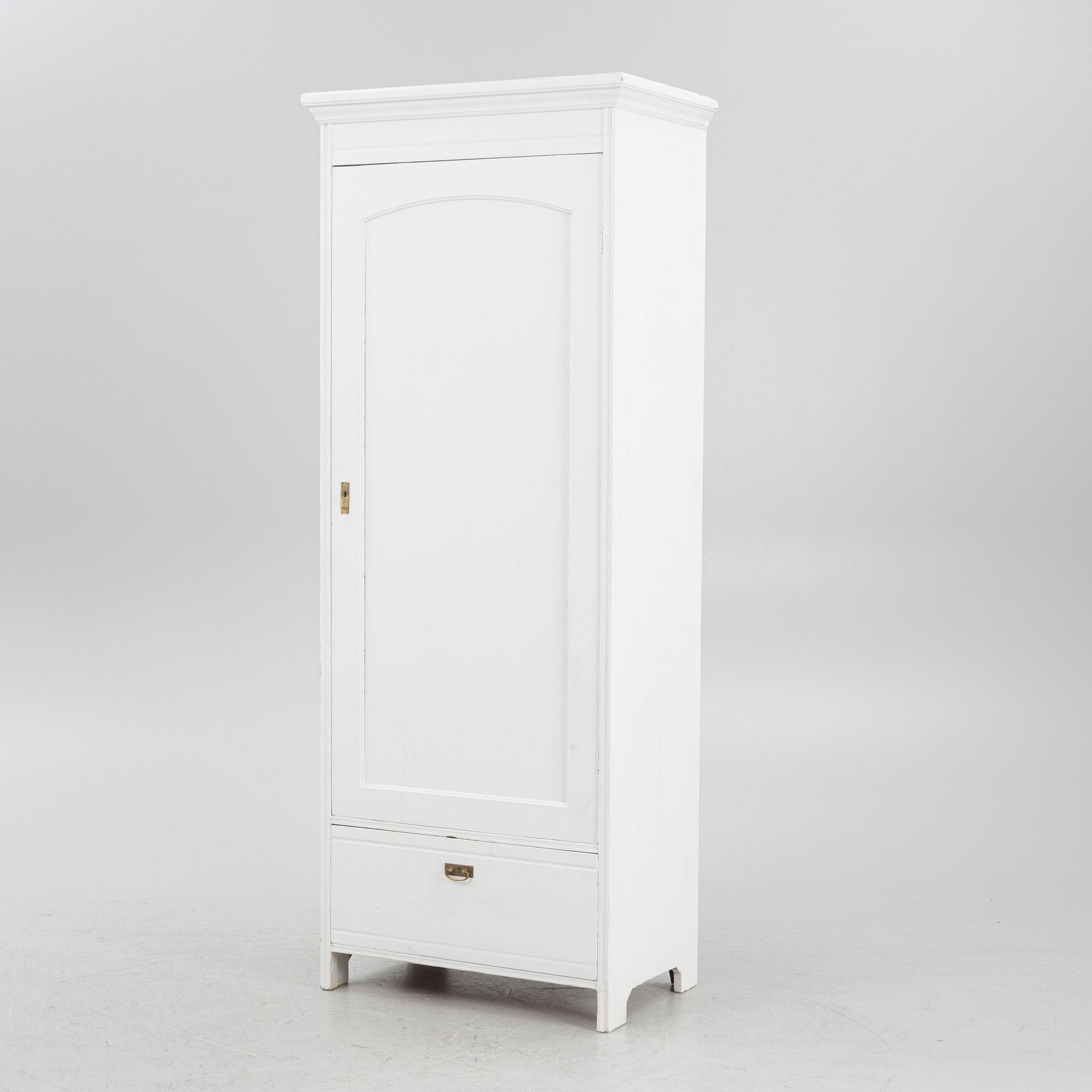 A cabinet, early 20th Century.