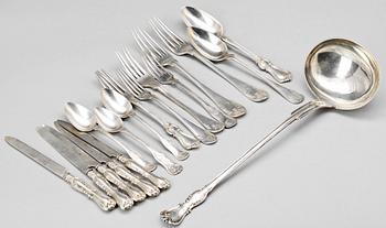 BESTICKSERVISDELAR, 17 delar, silver, bla graverade adliga vapen, Möllenborg, 1854 och 1895. Vikt ca820g.