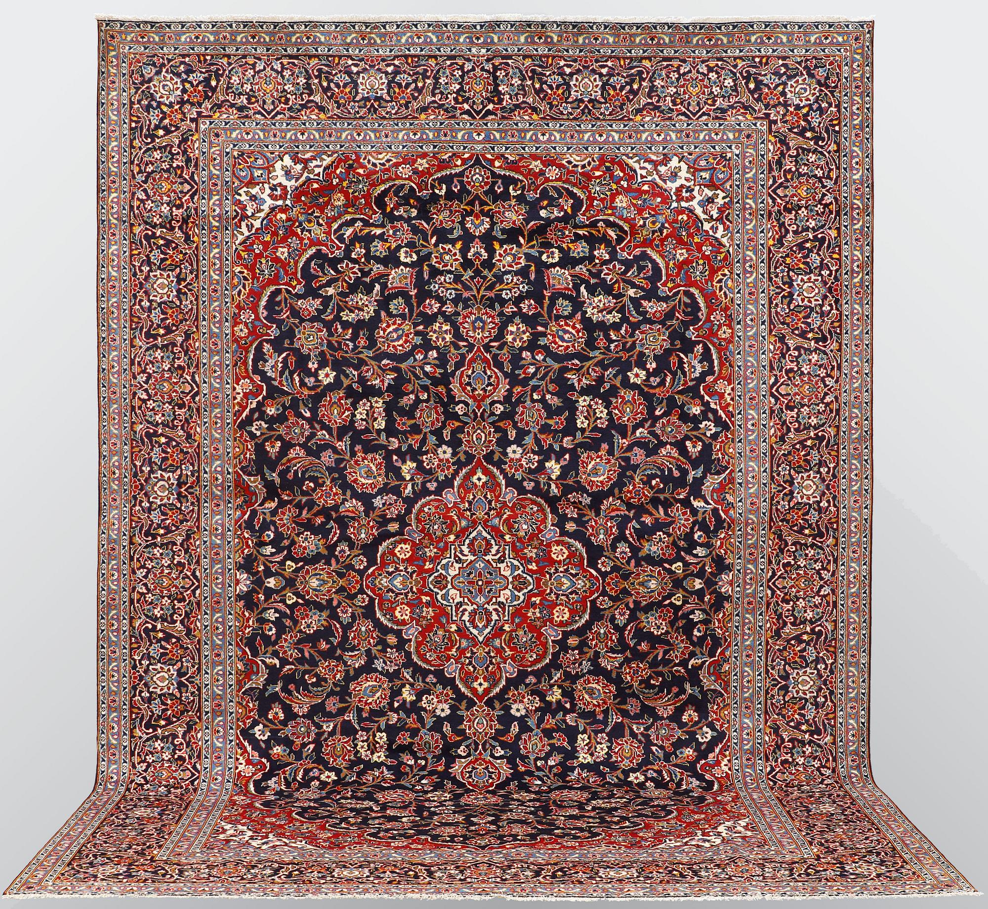A carpet, Kashan, ca 424 x 304 cm.