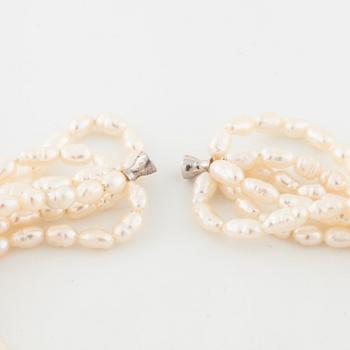 OLE LYNGGAARD,a cultured pearl necklace and bracelet.