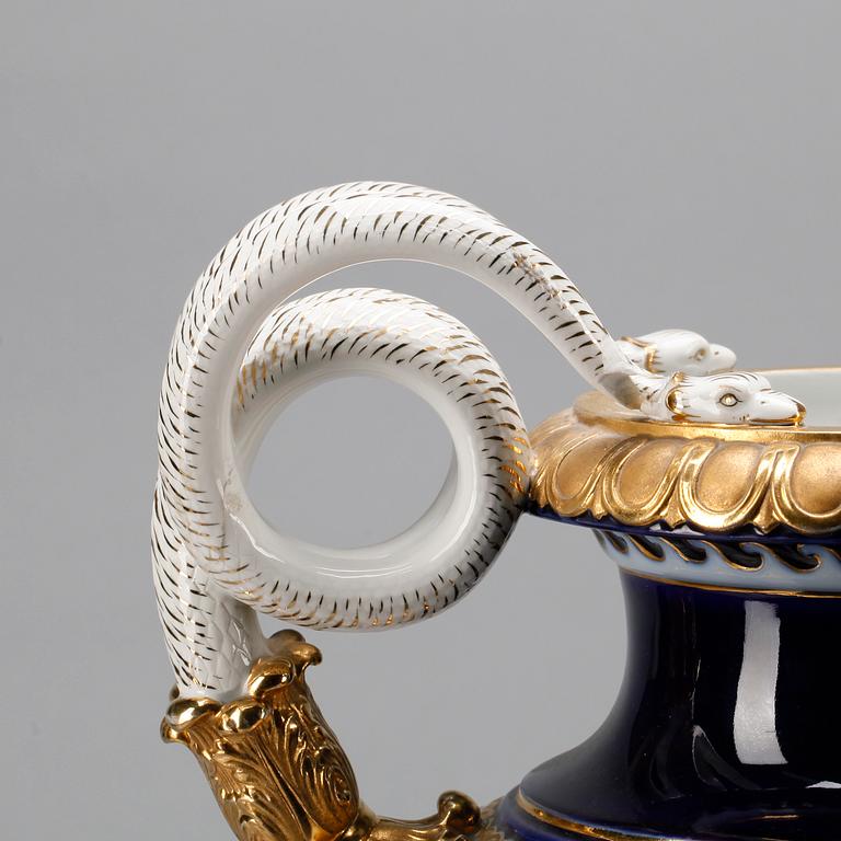 PRAKTURNA, porslin, Meissen, 1900-tal.