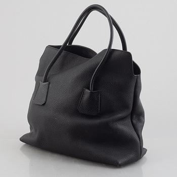 Burberry, a 'Baynard Tote' hand bag, 2016.