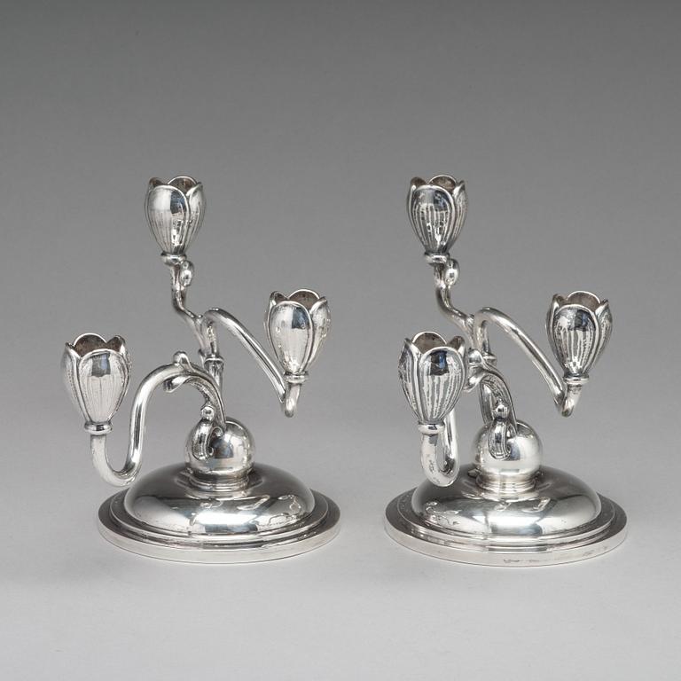 W.A BOLIN, kandelabrar, ett par för vardera tre ljus, Stockholm 1955.