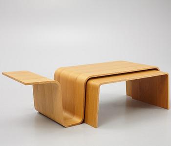 Jonas Ihreborn, coffee table/nesting tables, 2 pieces, "Satellite", 21st century.