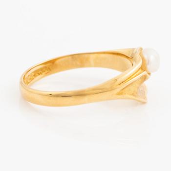 Lapponia, ring 18K gold and a cultured pearl, Finland 1981.
