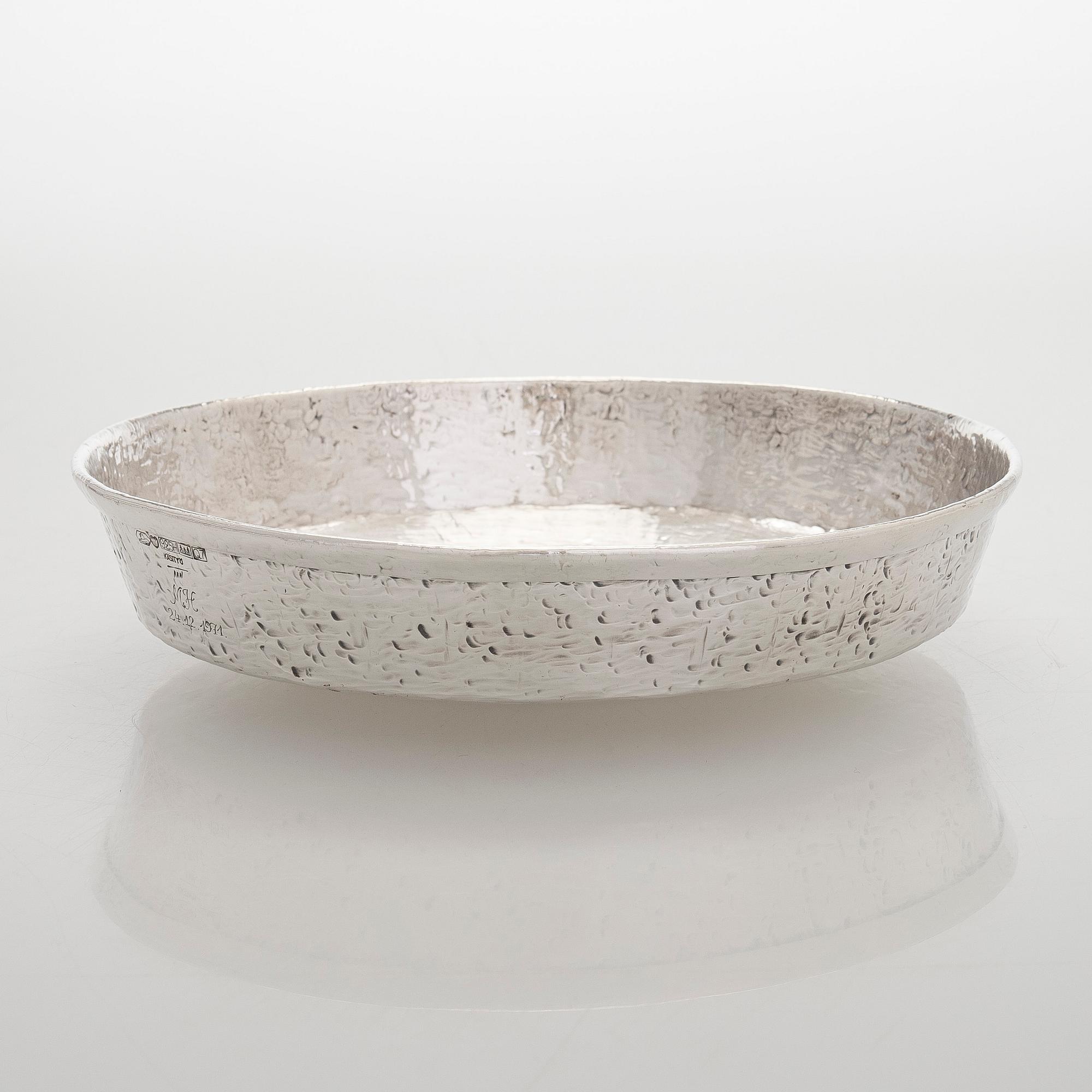 Tapio Wirkkala, skål, sterlingsilver, TW 289, Kultakeskus, Tavastehus 1969. Modellen formgiven 1963.