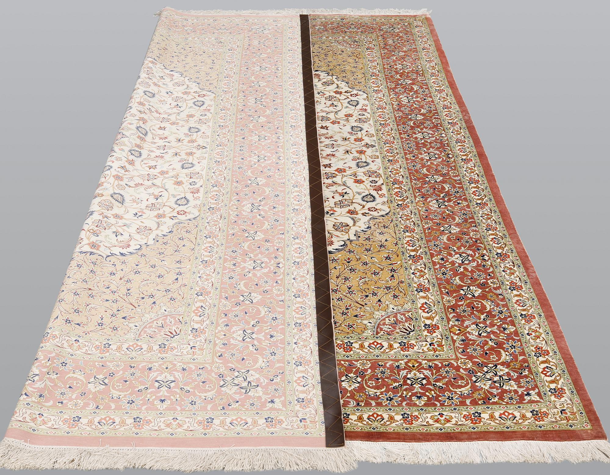 A silk Qum carpet, ca 295 x 195 cm.