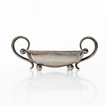 An English silver salt cellar, mark of Omar Ramsden, London 1931.