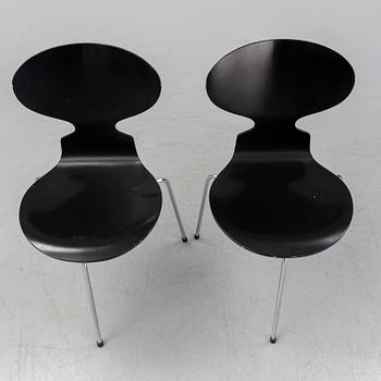 ARNE JACOBSEN, stolar, ett par, "Myran", Fritz Hansen, Danmark.