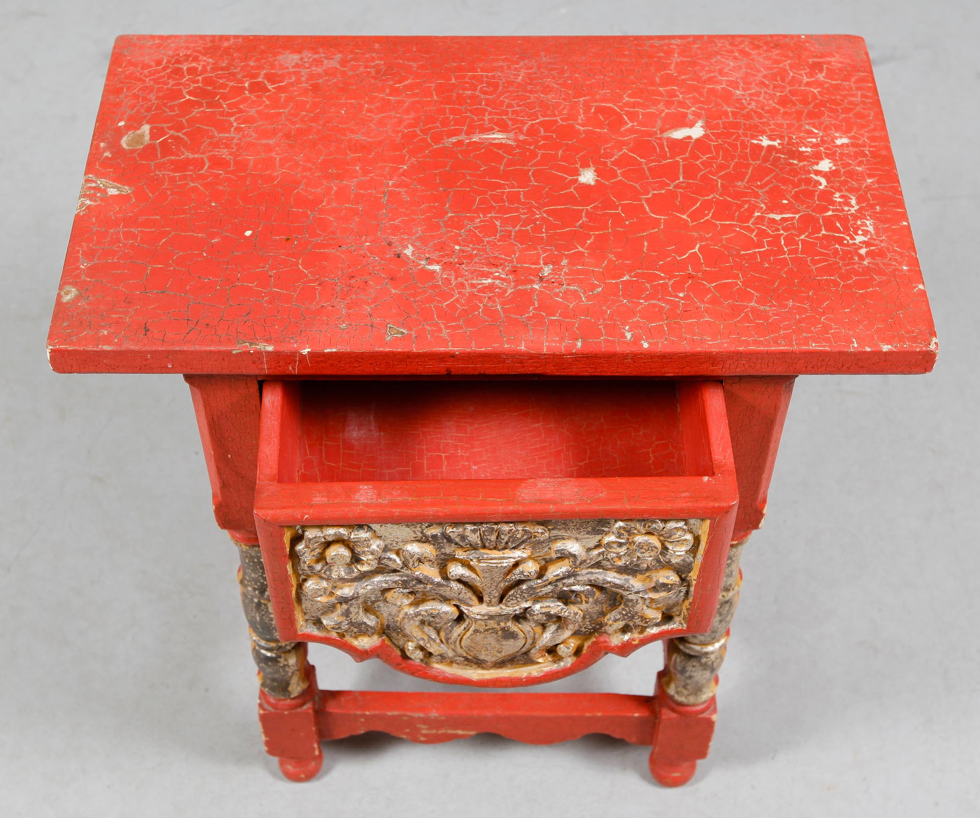 BORD, orientaliskt, 1900-talets första hälft.