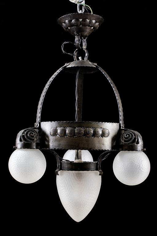 TAKLAMPA, jugend, 1900-talets början. H ca 79.