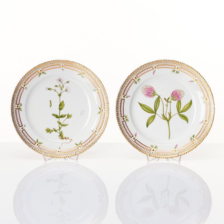 Assietter, 12 stycken, porslin. "Flora Danica", Royal Copenhagen, Danmark, 1900-tal.