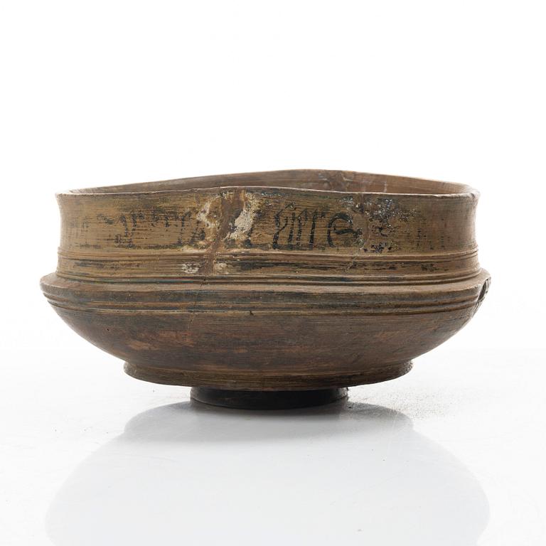 Turned bowl, folk art, 19th century.
