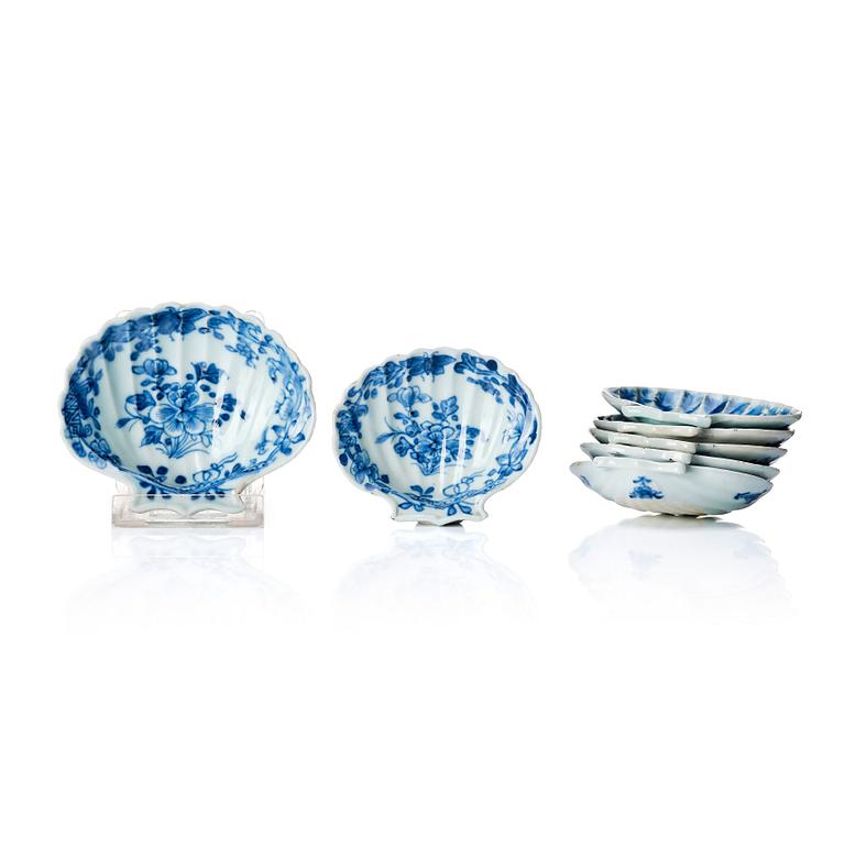 A set of seven 'Chinese Export' butter shells, Qing dynasty, Qianlong (1736-95).