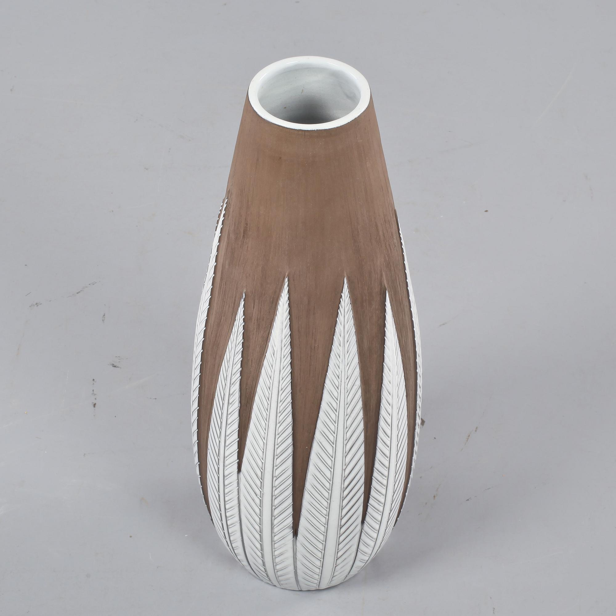 GOLVVAS, stengods, "Paprika", Anna-Lisa Thomson, Upsala Ekeby, 1951-69.