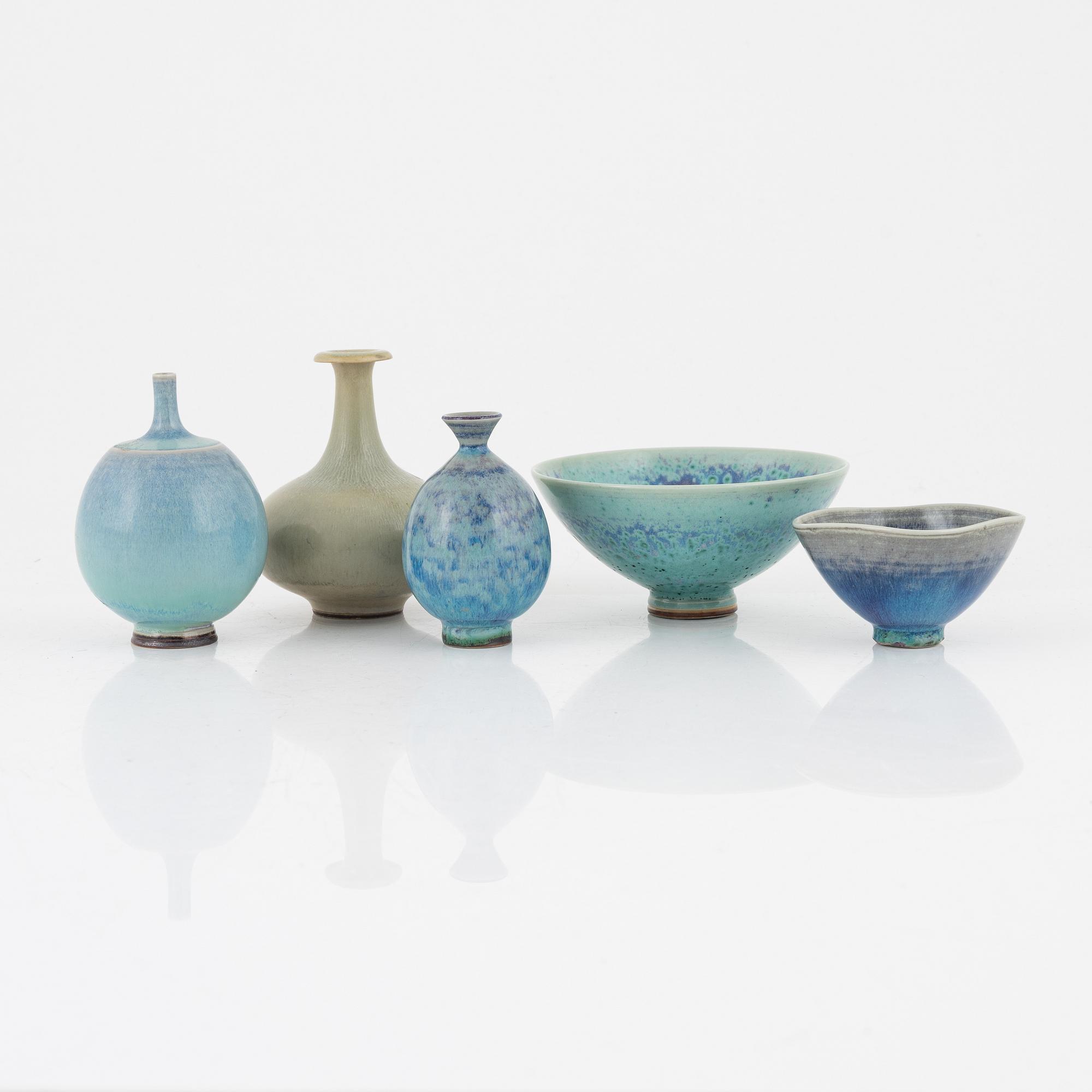 Berndt Friberg, vaser, 3 st och skålar, 2 st, Gustavsbergs studio, bl.a. 1950.