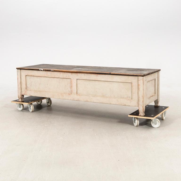 Bench/sideboard, first half of the 20th century.