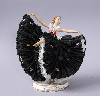 FIGURIN, porslin, märkt Dresden, 1900-tal.