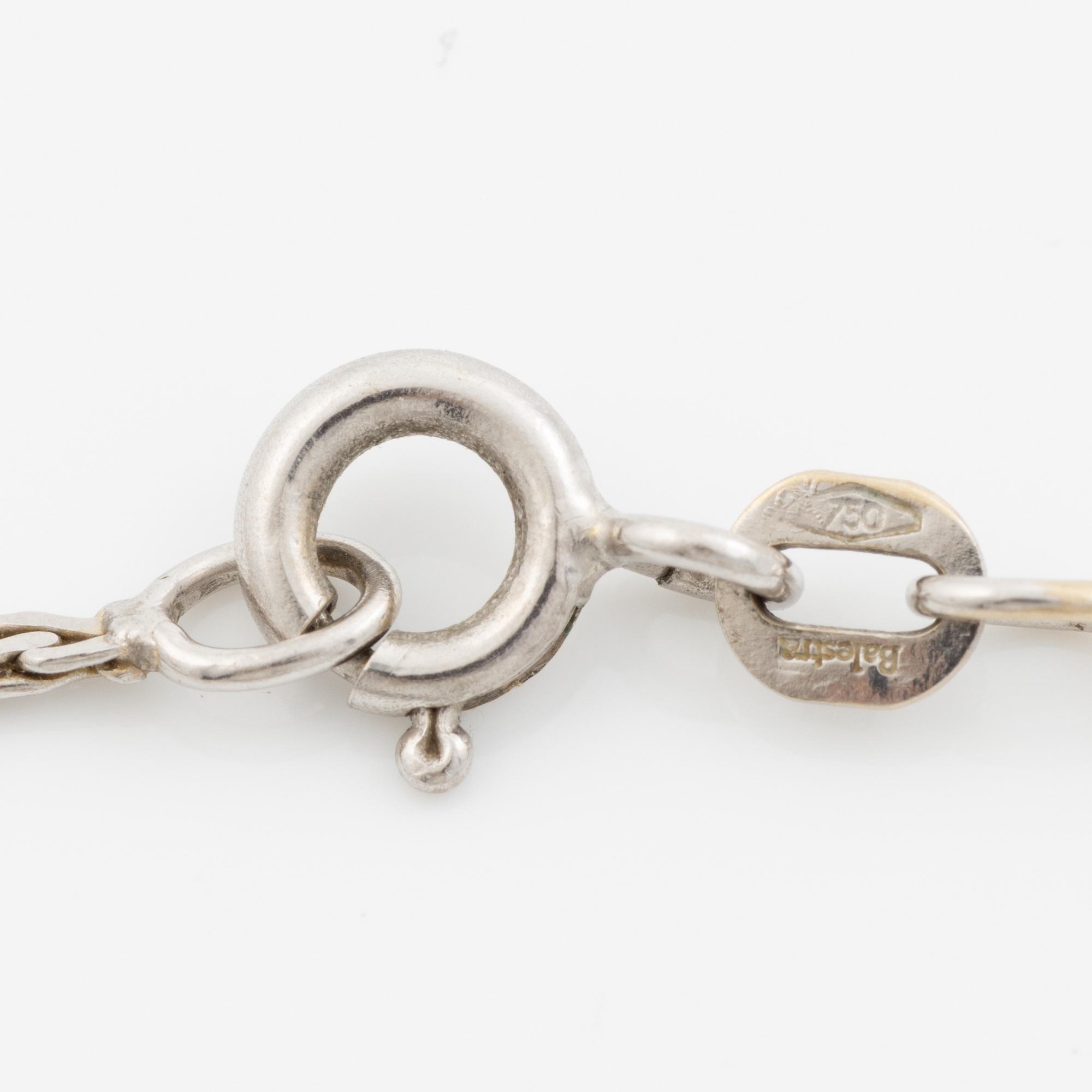 Necklace 18K white gold with brilliant-cut diamonds.