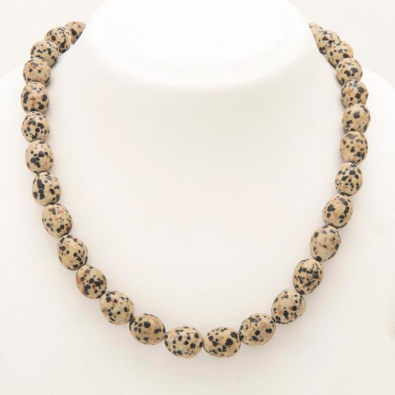 Ole Lynggaard, two necklaces with 18K gold clasp.
