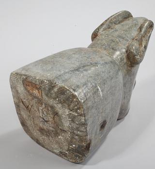 SKULPTUR, sten, 1900-talets andra hälft.