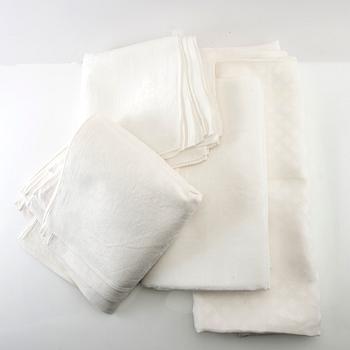 Tablecloths 2 pcs and napkins 10+14 pcs Damask first half of the 20th century.