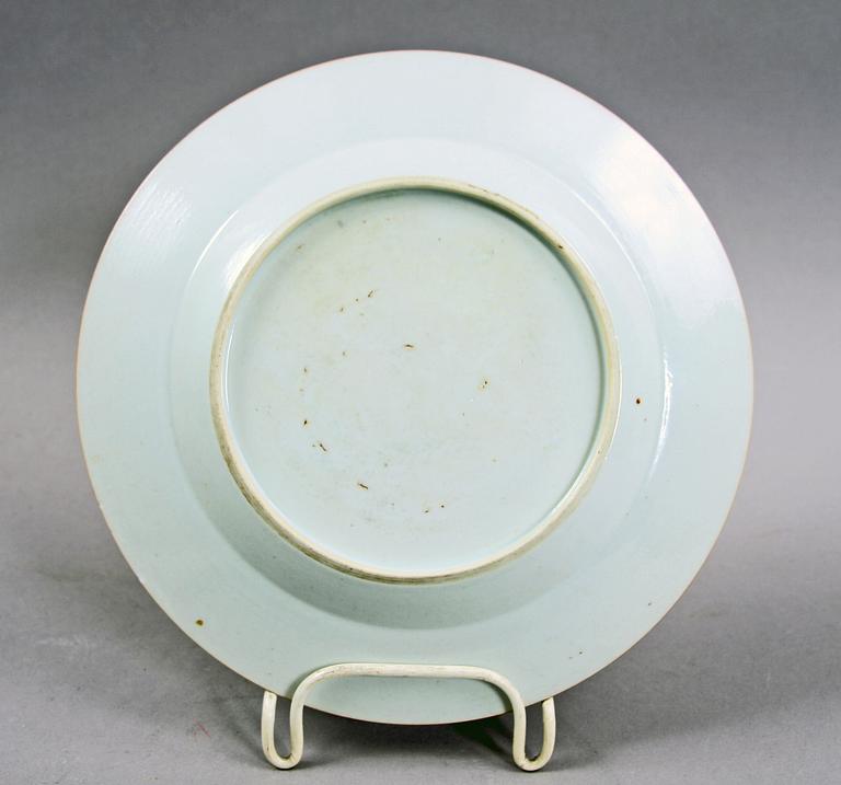 TALLRIK, porslin. Kina, 1700-talets mitt.