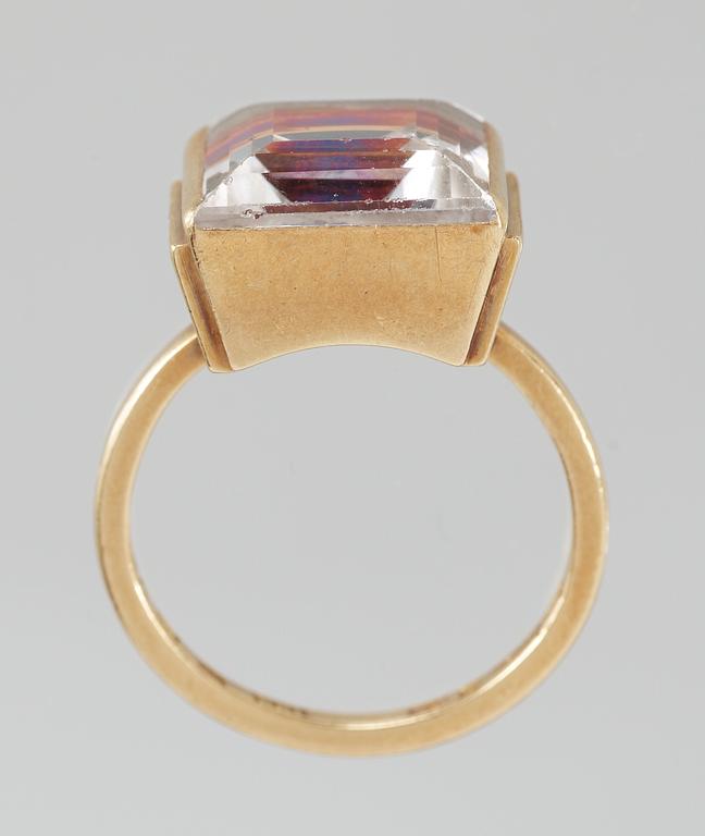 A Wiwen Nilsson 18K gold and facet cut white beryle ring, Lund 1942.