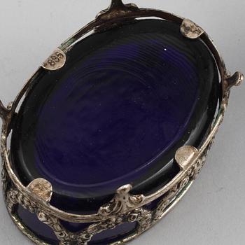 SALTKAR, ett par, glas och silver, svenska importstämplar, 1900-tal.