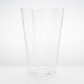 Alvar Aalto, a 1980s '3032' vase for Iittala.