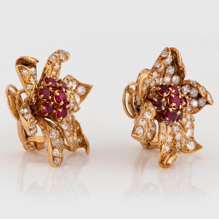 A pair of 18K gold earrings Monture Boucheron set with rubies and old- and eight-cut diamonds.