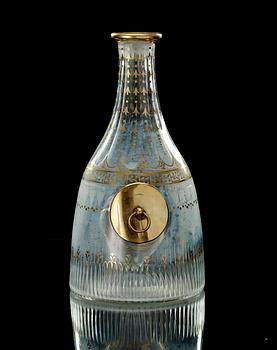 KARAFF med fack för is, glas. Ryssland, Kejserliga glasmanufakturen, St Petersburg, ca 1790-1800.