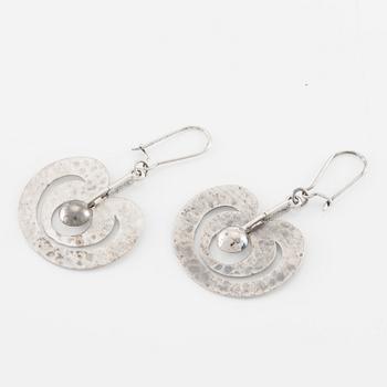 Tapio Wirkkala, ett par örhängen "Omena", sterlingsilver, för Kultakeskus.