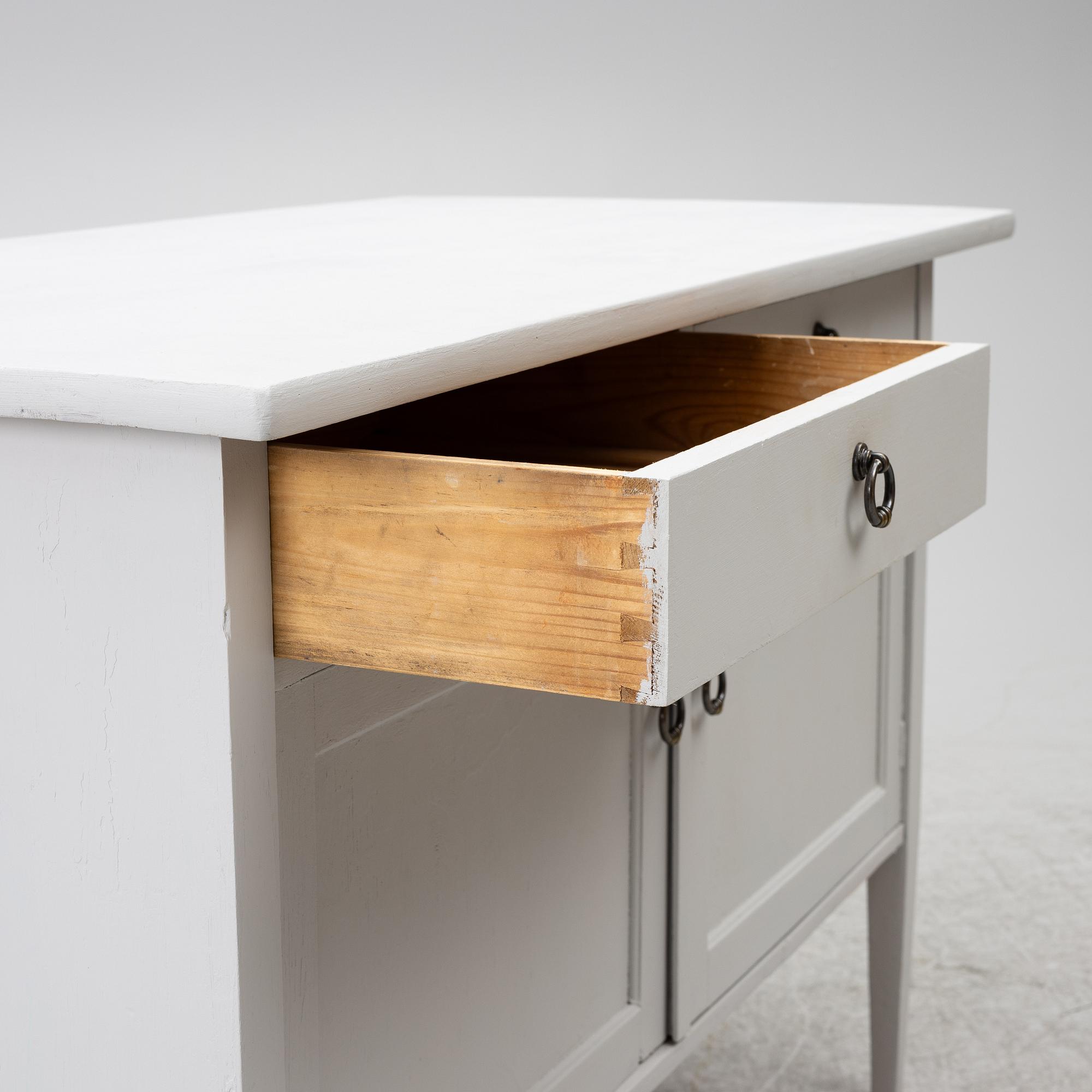Chest of drawers/cabinet, first half of the 20th century.