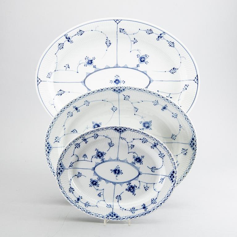 ROYAL COPENHAGEN, Mat- och kaffeservis 47 delar porslin "Musselmalet",  Danmark, 1900-talets andra hälft.