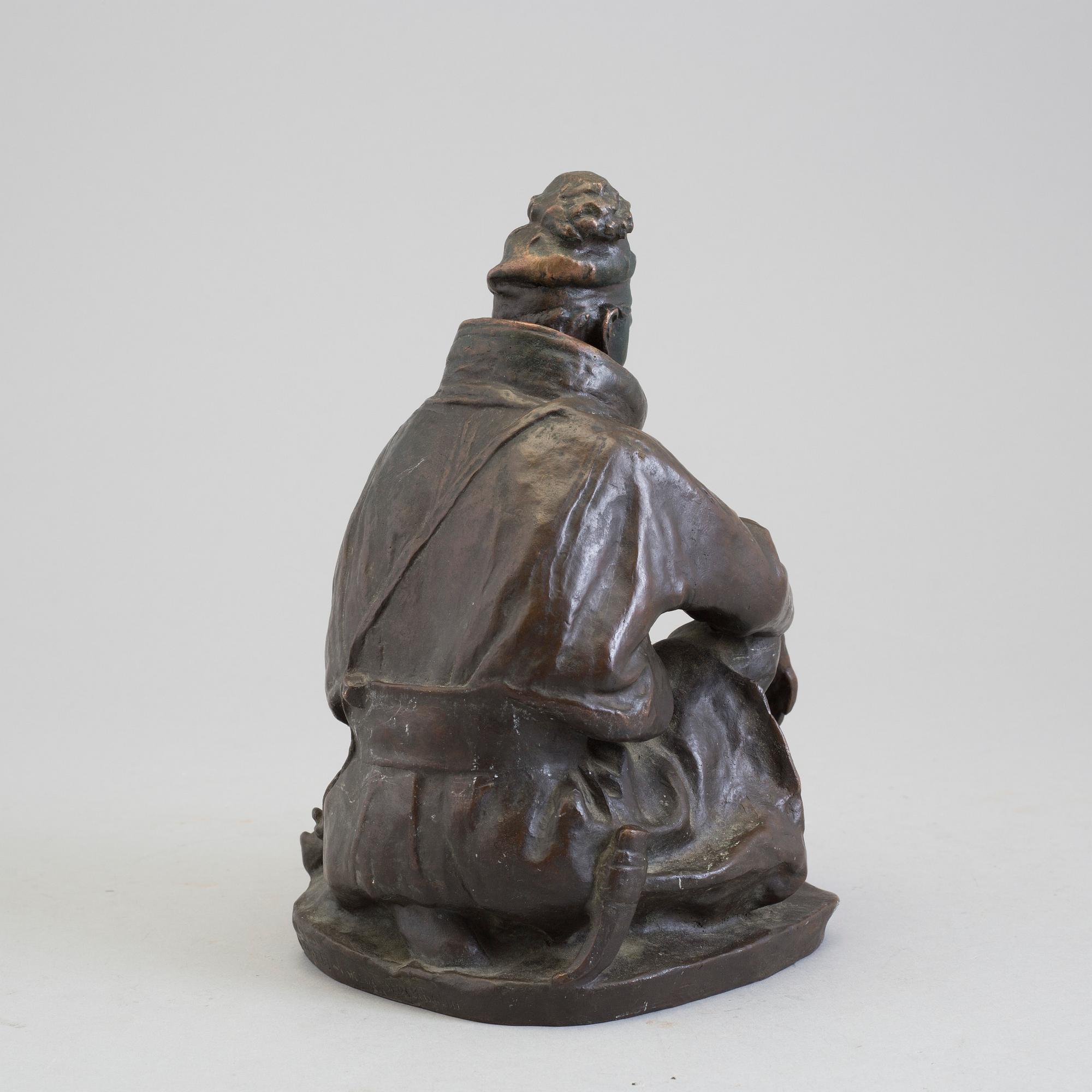 CHRISTIAN ERIKSSON, SKULPTUR, mörkpatinerad brons. Sittande same, signerad 1902.