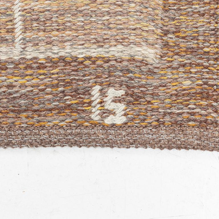Ingegerd Silow, a flat weave carpet, signed IS, ca 307 x 190 cm.
