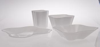 ALVAR AALTO, A GLASS SCULPTURE, 4 PIECES. The Aalto Flower. Signed Alvar Aalto, Iittala.