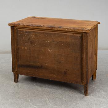 A Gustavian chest of drawers, 18th Century.