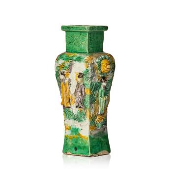 874. A rare bisquit famille verte vase, Qing dynasty, Kangxi (1662-1722).