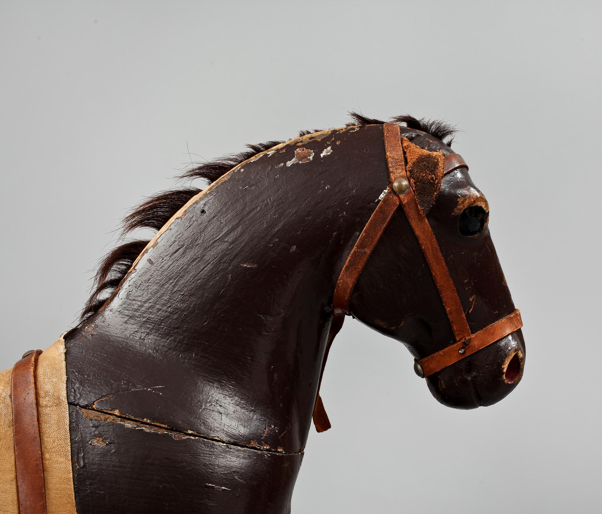 GUNGHÄST, omkring sekelskiftet 1900.