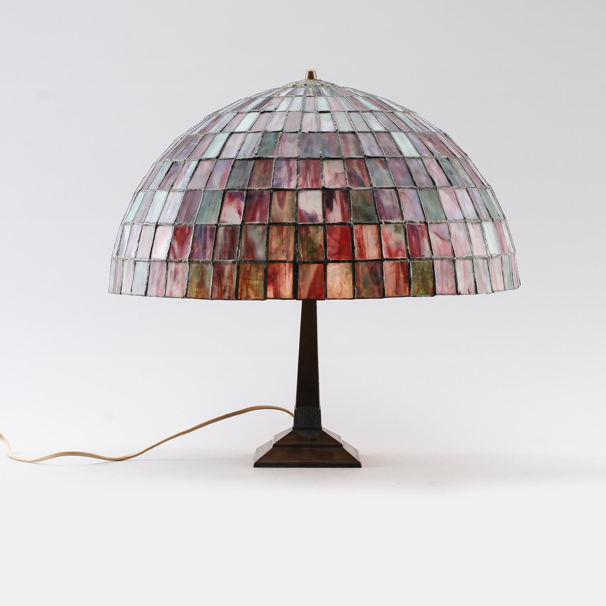 BORDSLAMPA, sk Tiffanystil, 1900-tal.