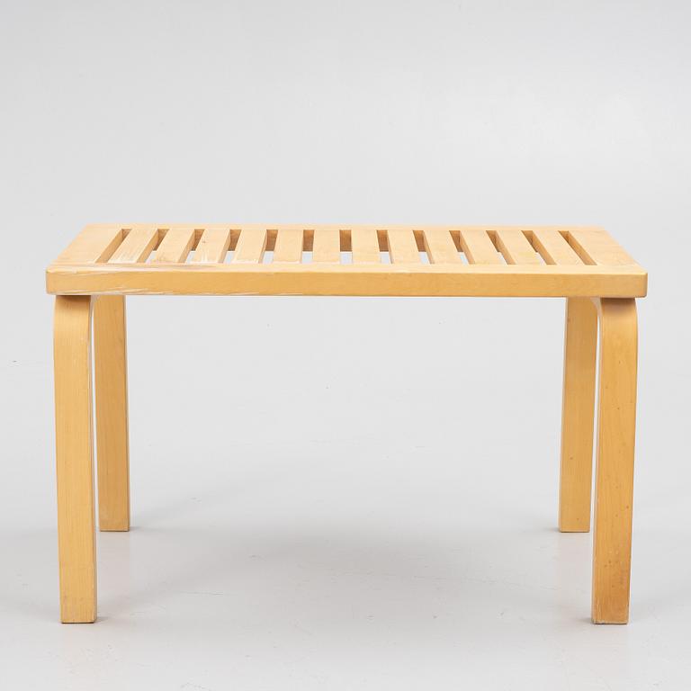 Alvar Aalro, a modewl 153 B bench, Artek.