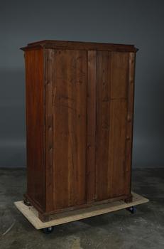 BYRÅ, nyrenässans, 1800-tal.