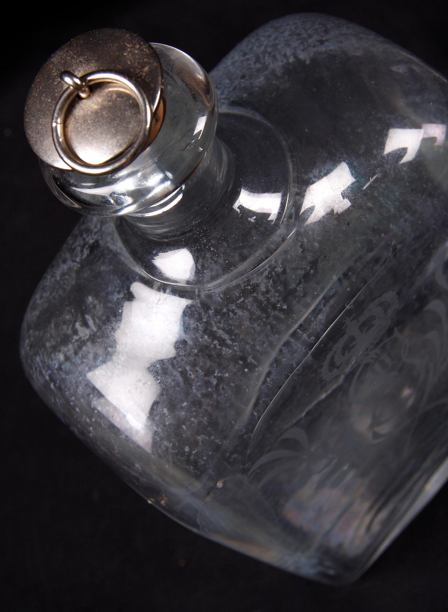 KARAFF SAMT 2+1 GLAS.