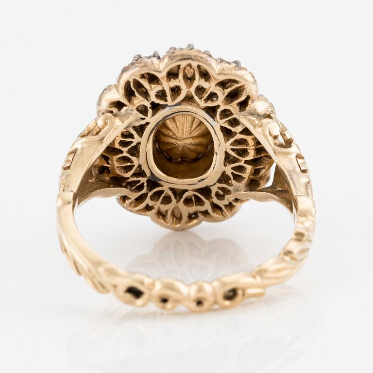 Ring 14K guld och silver med rosenslipade diamanter.