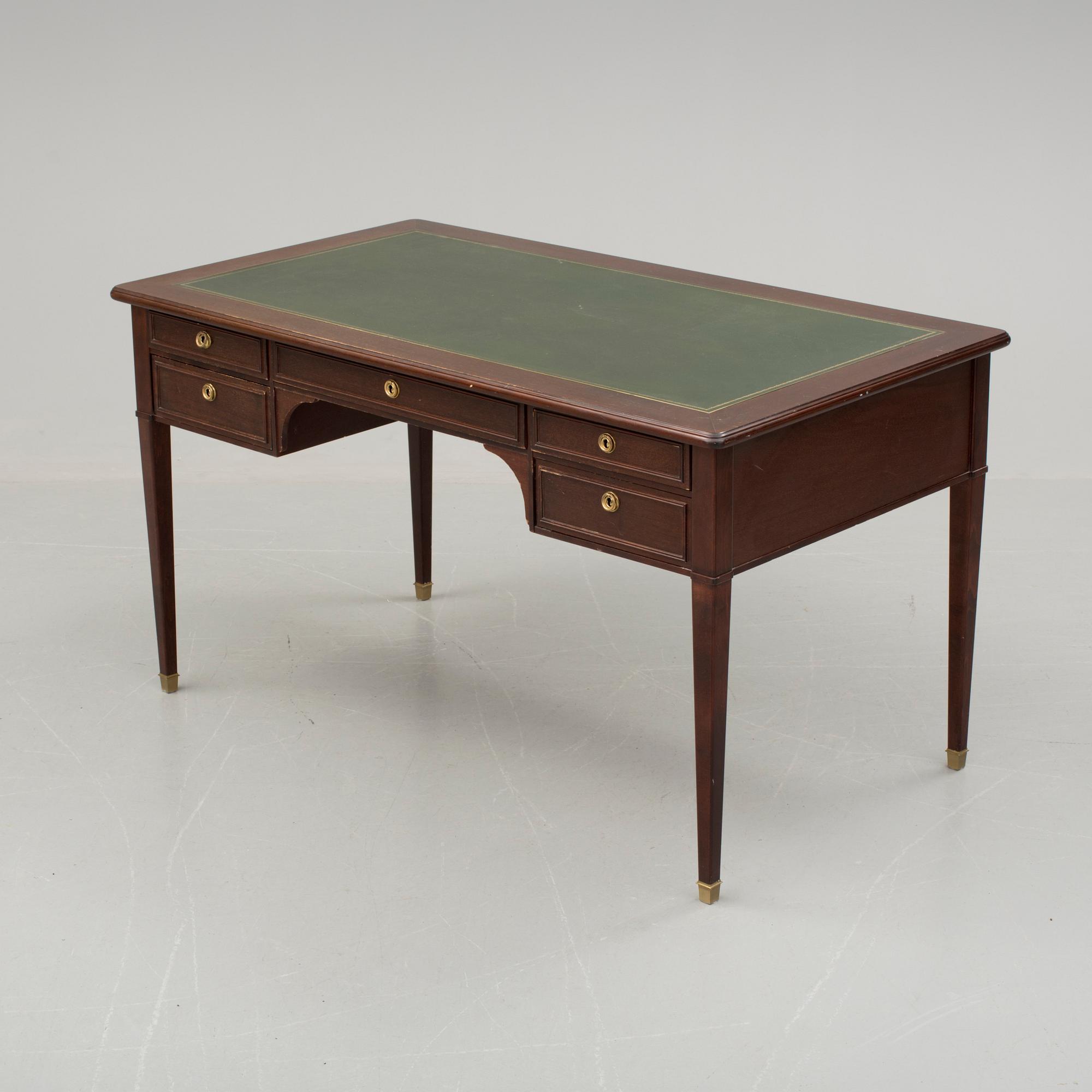 SKRIVBORD, gustaviansk stil, 1900-talets andra hälft.